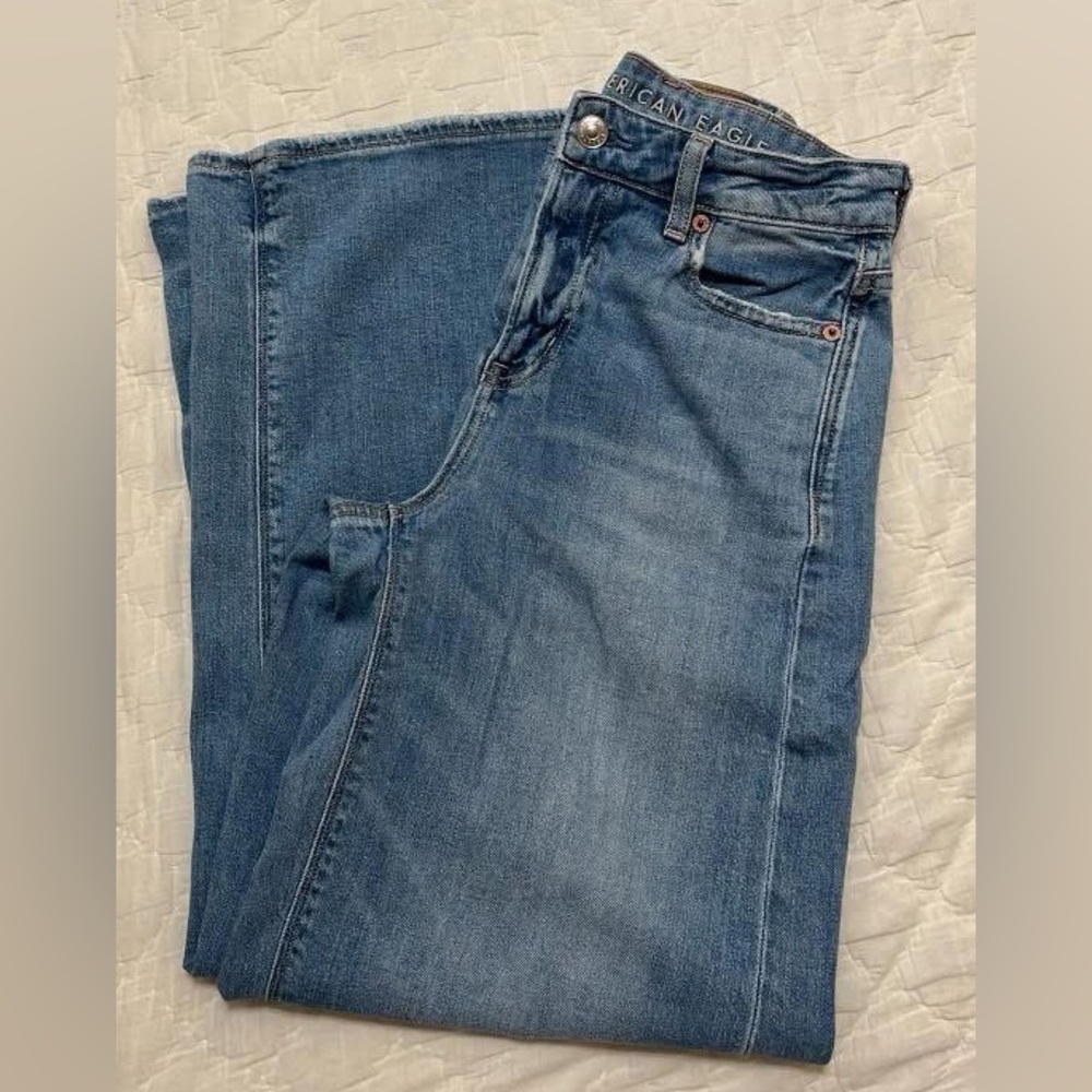AE Dreamy Drape Stretch Super High-Rise Baggy Wide-Leg Jeans in Light Blue Denim - Picture 7 of 7